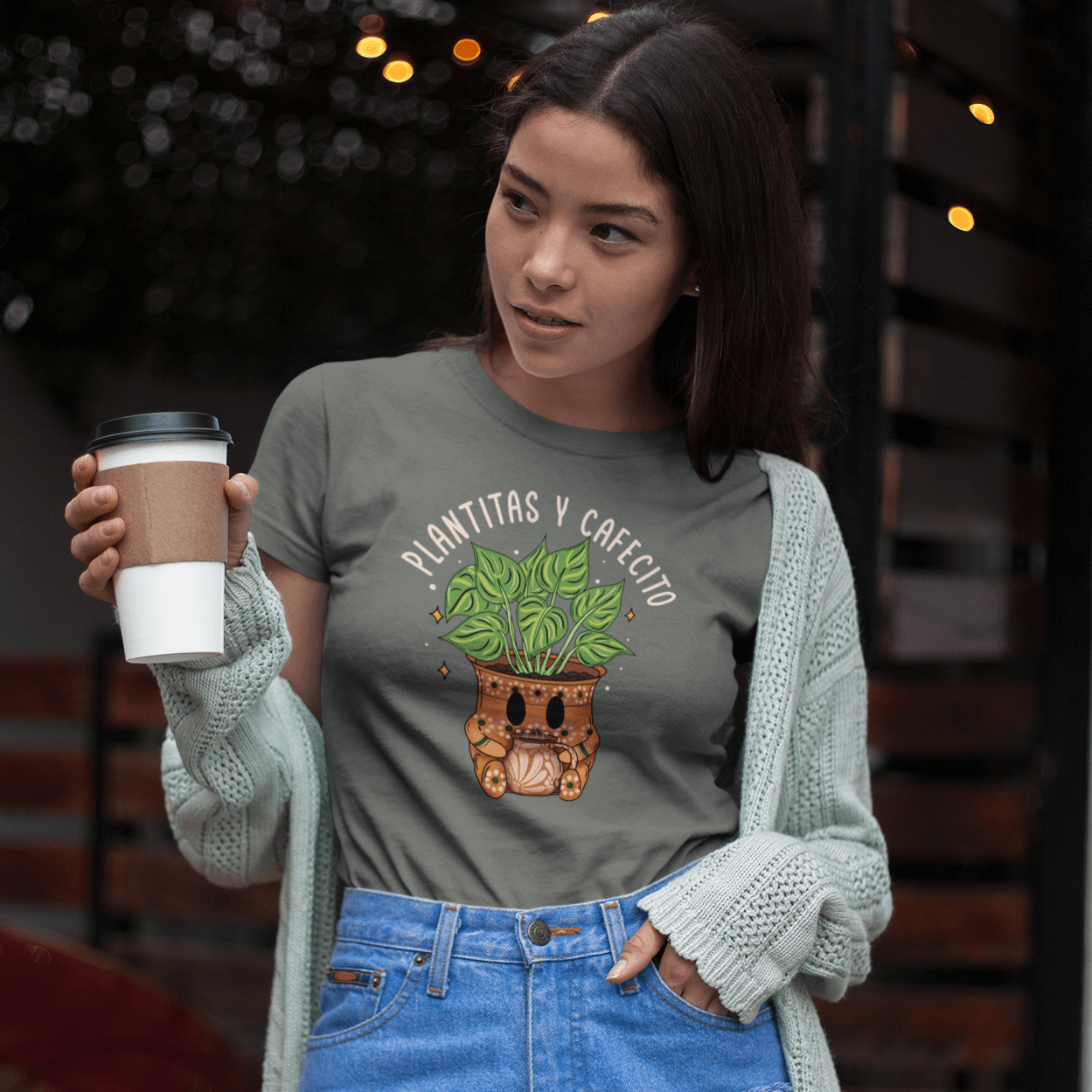 Plantitas Y Cafecito T-Shirt - Casita Bonita Creations